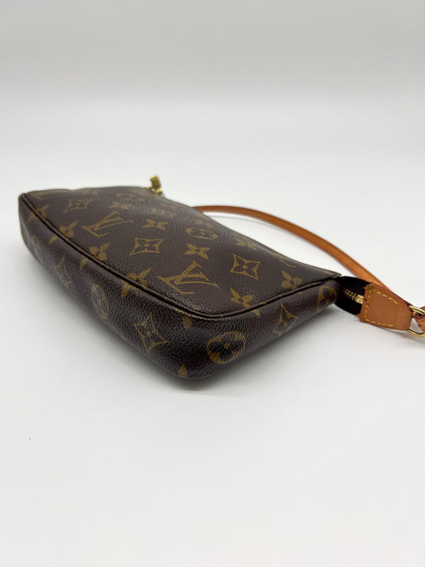 Louis Vuitton Pochette Accessoires Monogram Canvas