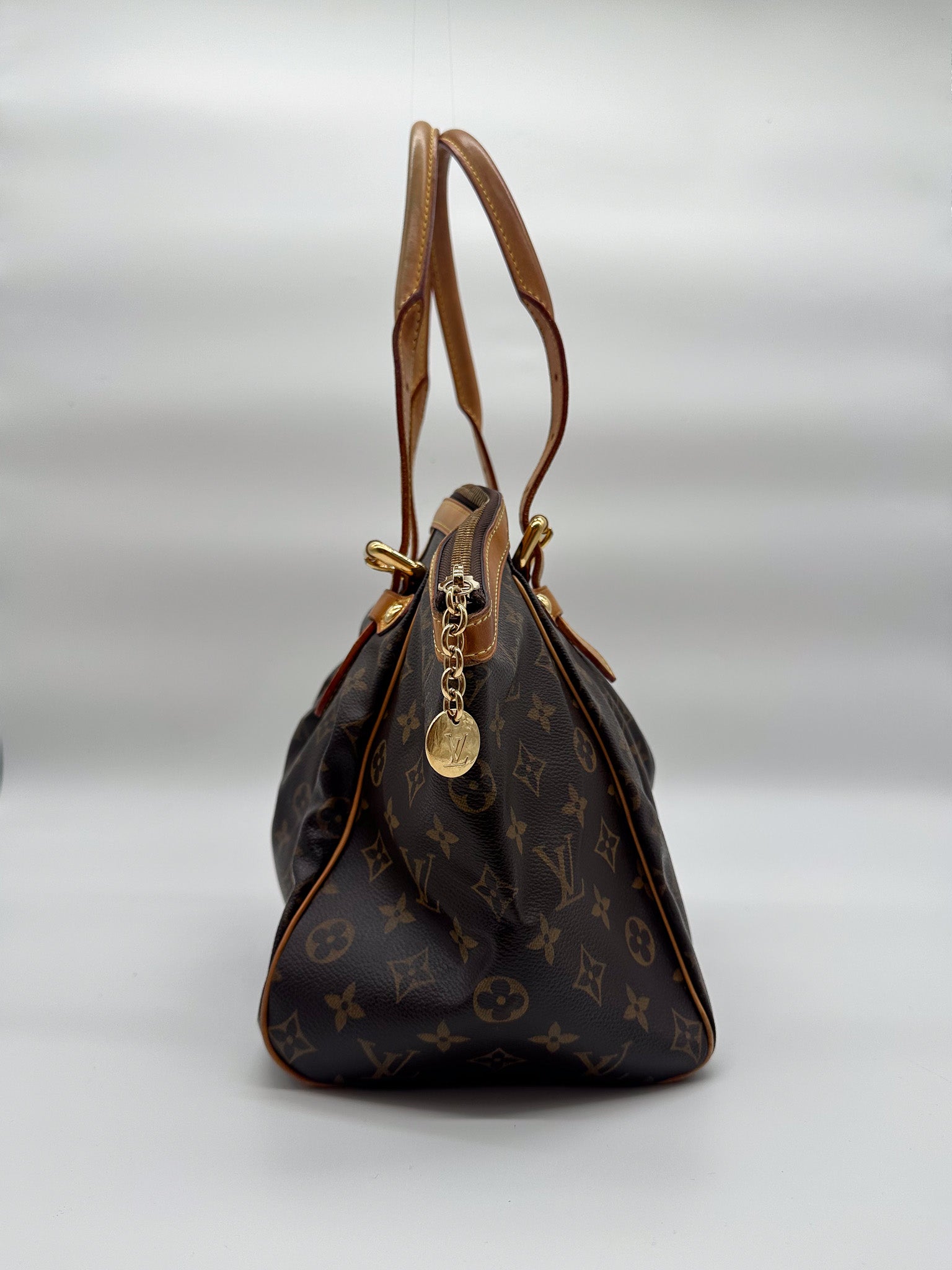 Louis Vuitton Tivoli GM Handbag