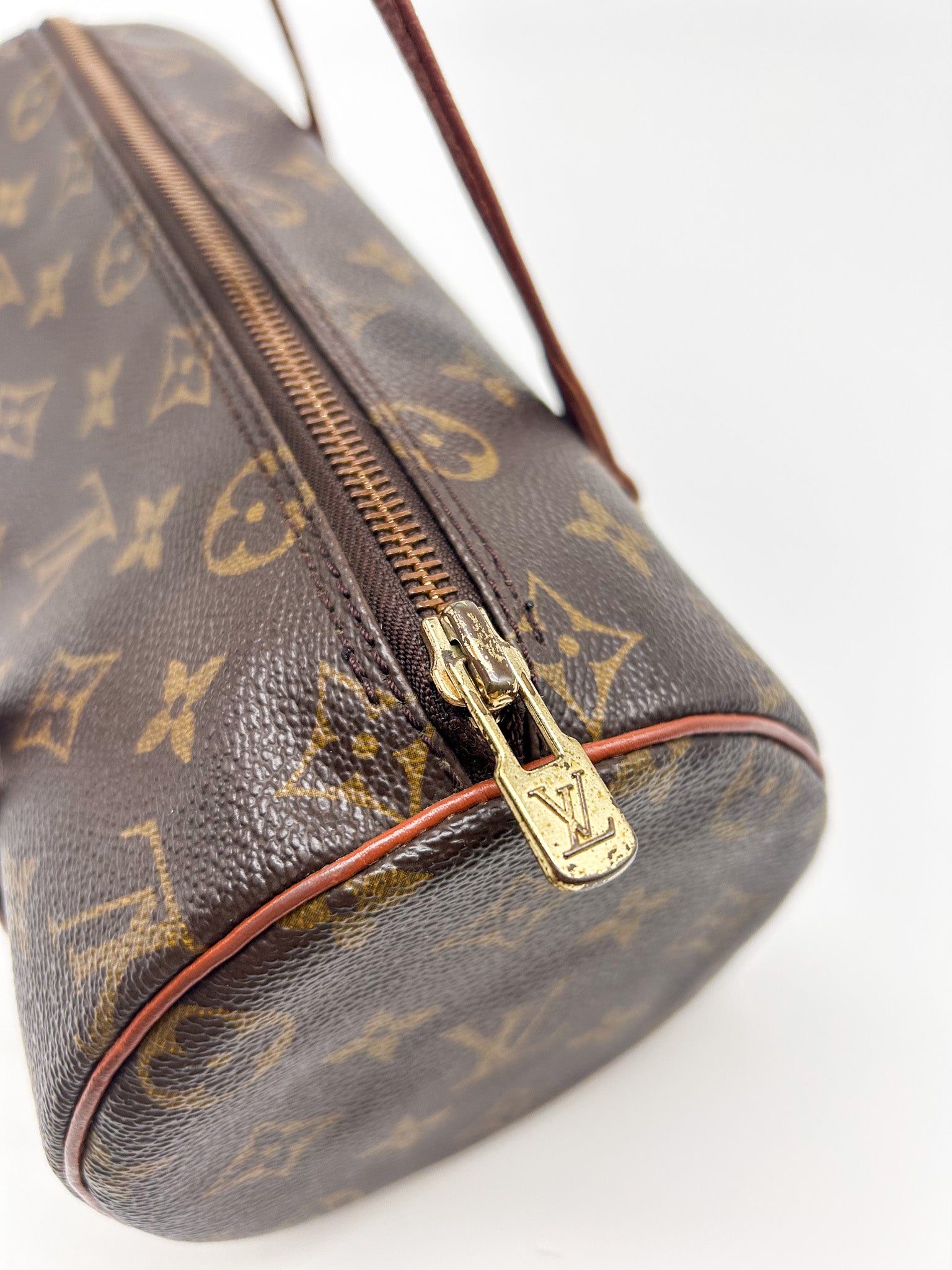 Louis Vuitton Papillon 26